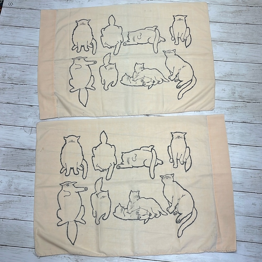 Vintage Wamsutta posing cats pillowcase set of 2 standard